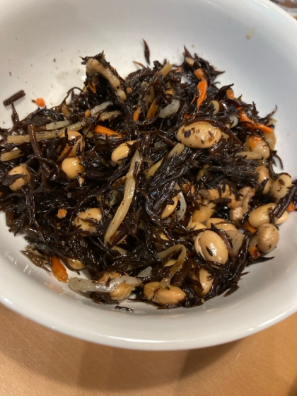 油を使わずよりヘルシーに♪　ひじきと大豆の煮物