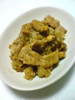 豚肉とマヨとプルコギのたれと粉末生姜のチャーハン