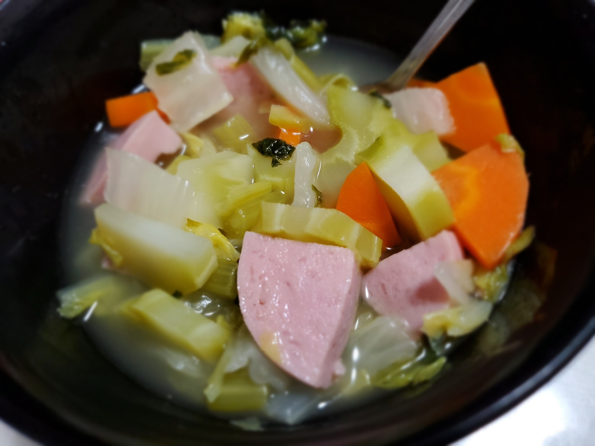 ソーセージと野菜の煮込みスープ
