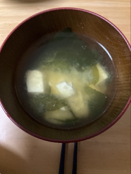 豆腐とキャベツの味噌汁