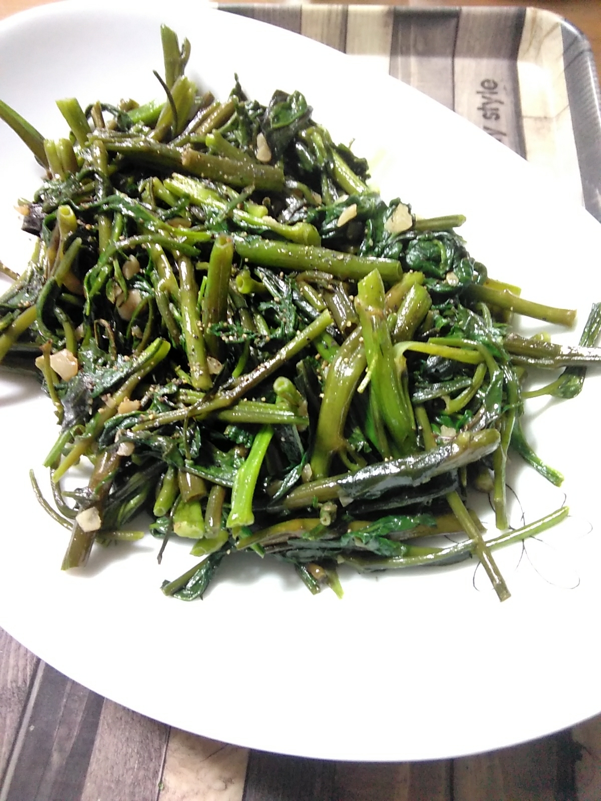 空芯菜とにんにくの中華炒め