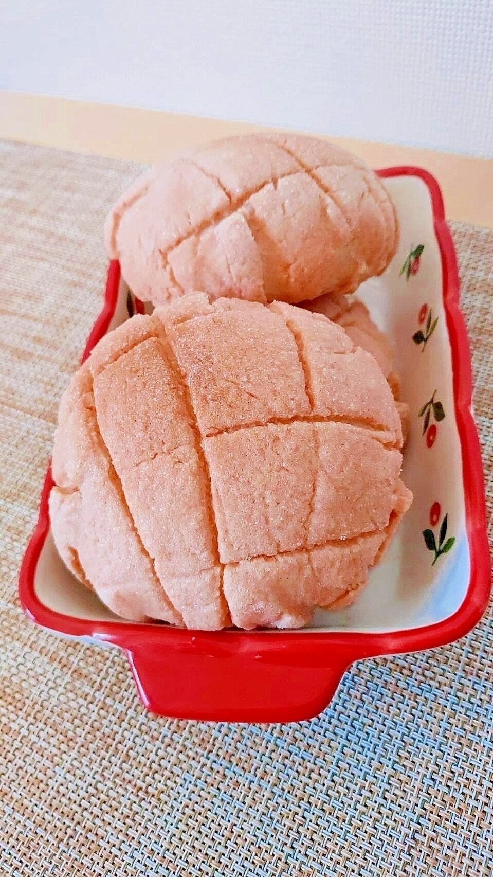 卵1個使い切り サクサクふわふわいちごメロンパン レシピ 作り方 By Nanamitsuki 楽天レシピ