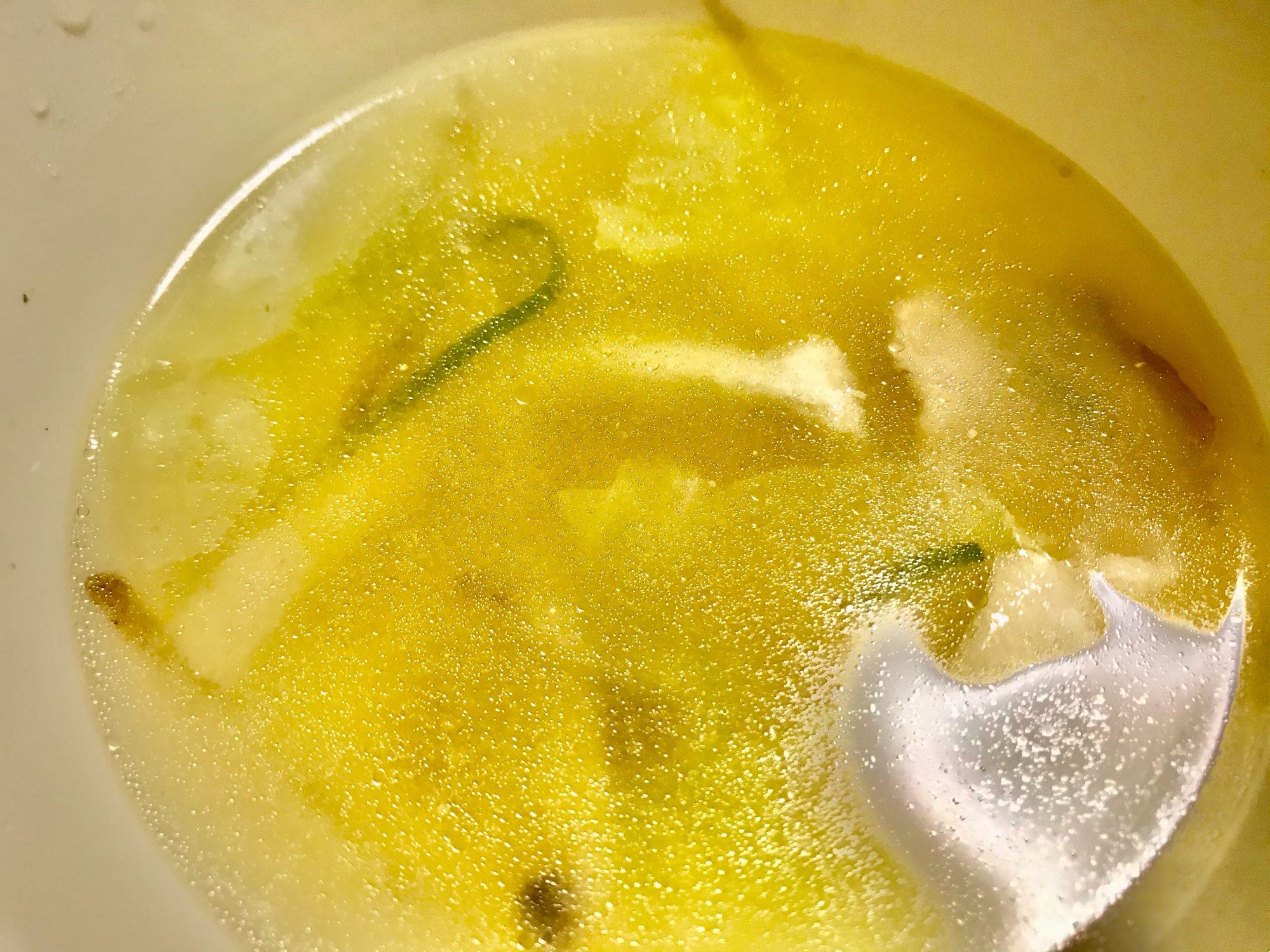 油揚げと白菜のコンソメスープ