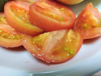 トマトだけでスミマセンm(_ _)m
エゴマ油ヘルシーですね♪