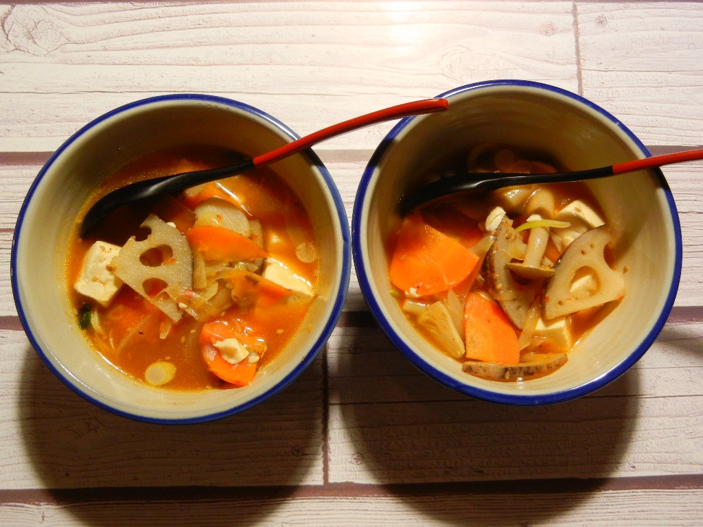 豆腐と豆板醤でピリ辛スープ