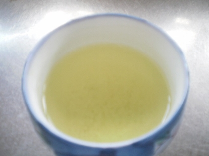 お茶は毎日午前中にいただき茶こし使うとホント便利で適量が美味しくて数回飲んでいます。