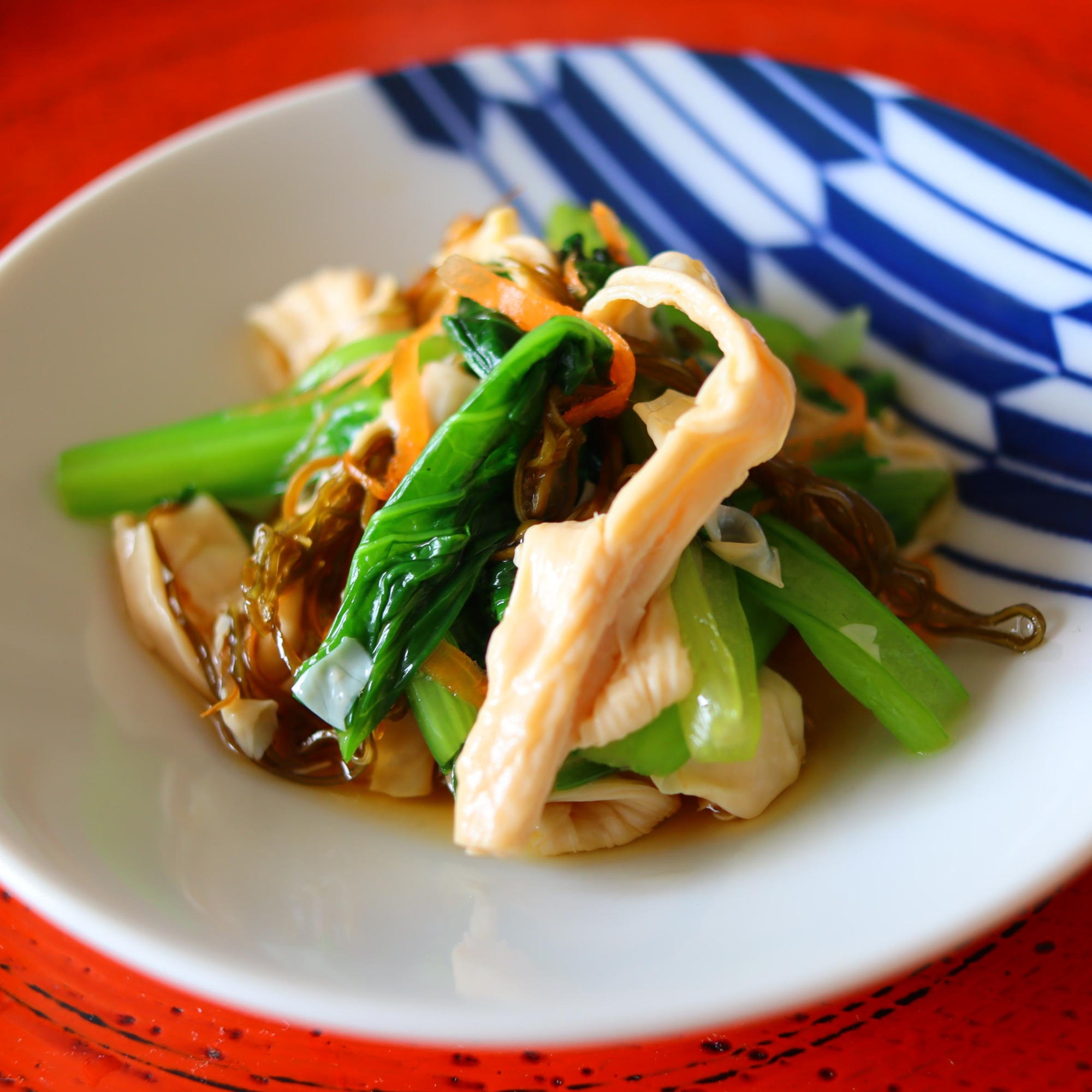 湯葉と小松菜の昆布だし醤油漬け