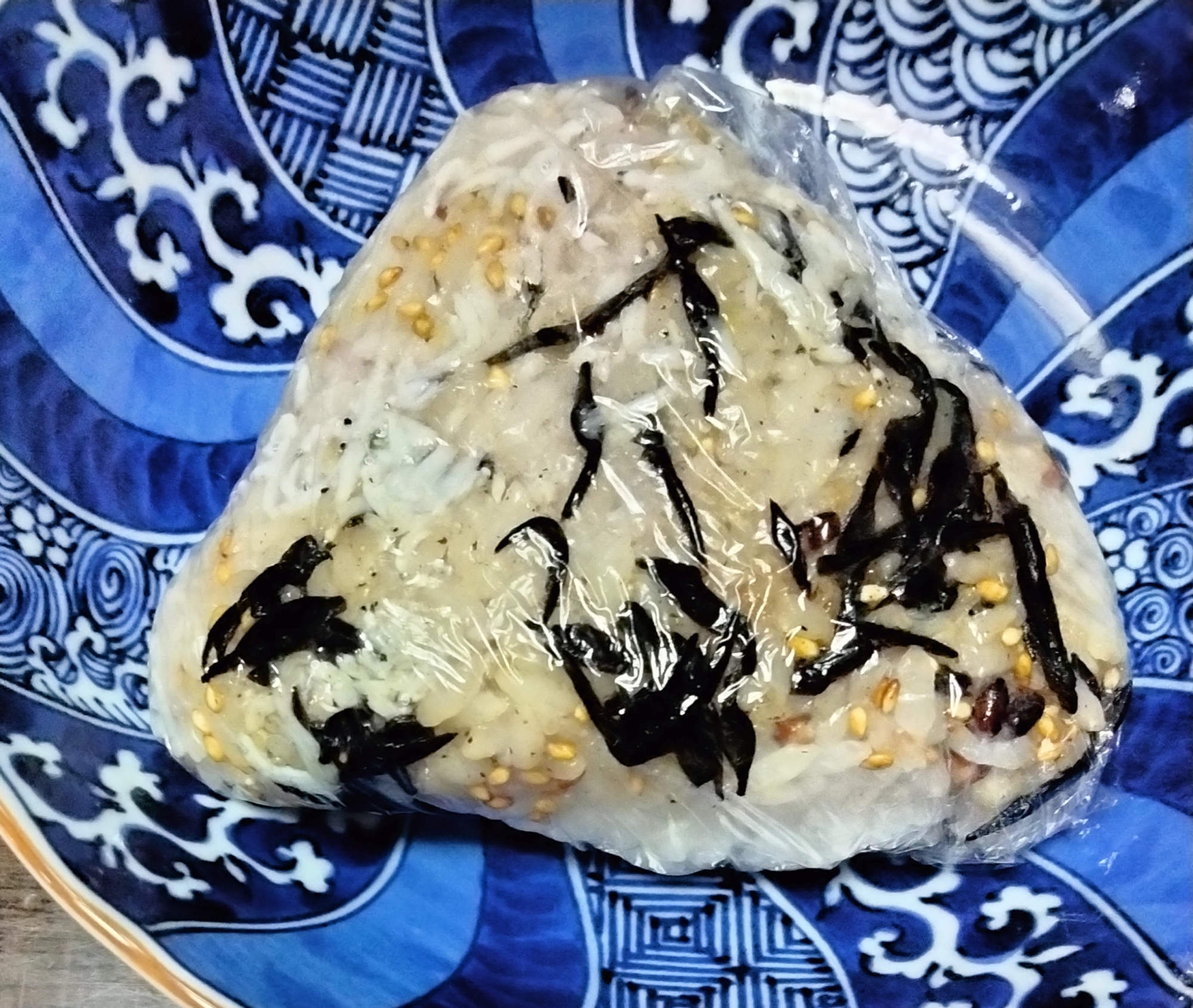 雑穀ごはんおにぎり 佃煮&しらす&白ごま