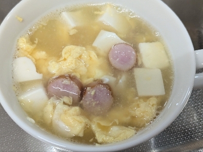豆腐と卵とベーコンのコンソメスープ