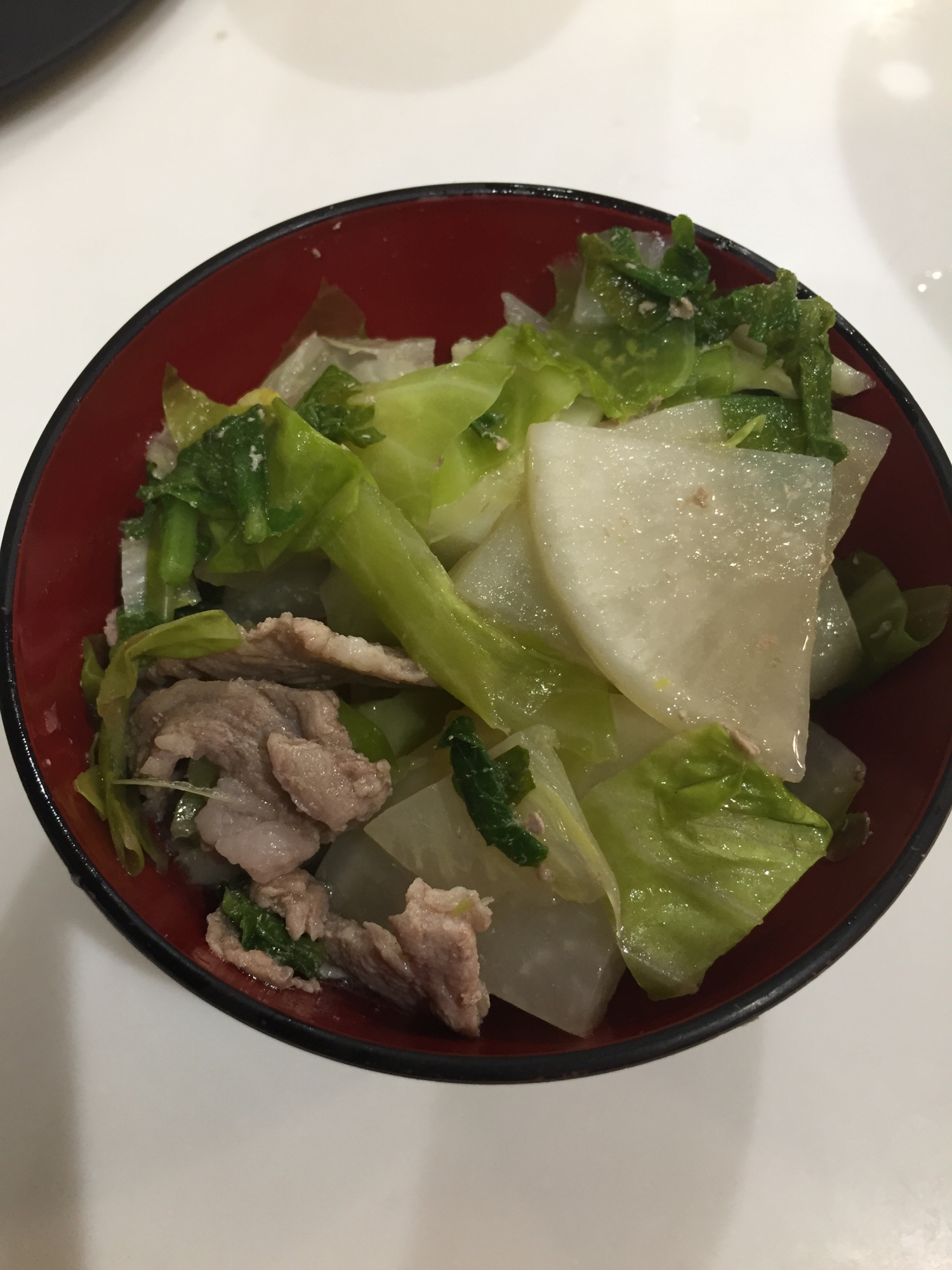 具材がメインの豚肉と野菜スープ