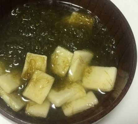 超簡単 とろろ昆布 高野豆腐の即席お吸い物 レシピ 作り方 By Mmng46 楽天レシピ