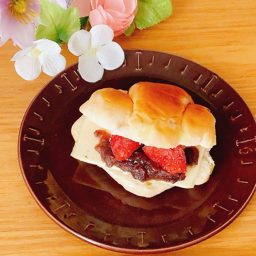 いちごあんサンド✧˖°