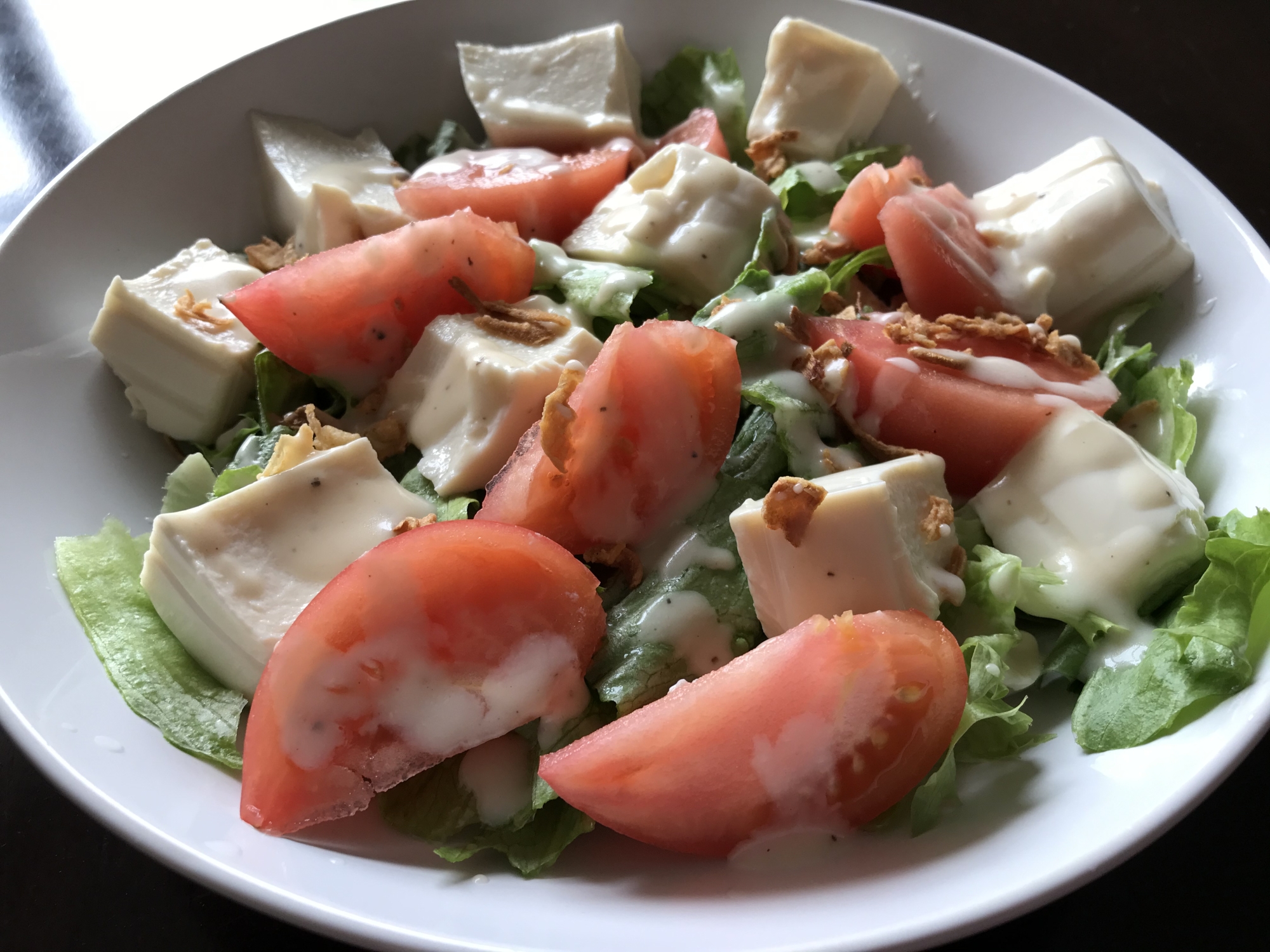 トマトと豆腐のカラフルサラダ