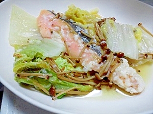 味付けは塩麹のみ☆こく旨☆鮭と白菜の塩麹蒸し焼き