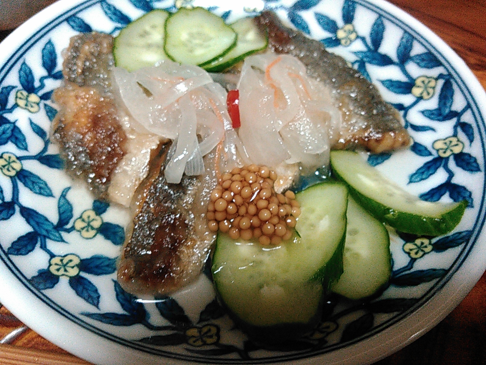 鰯と玉ねぎキュウリの酢漬け