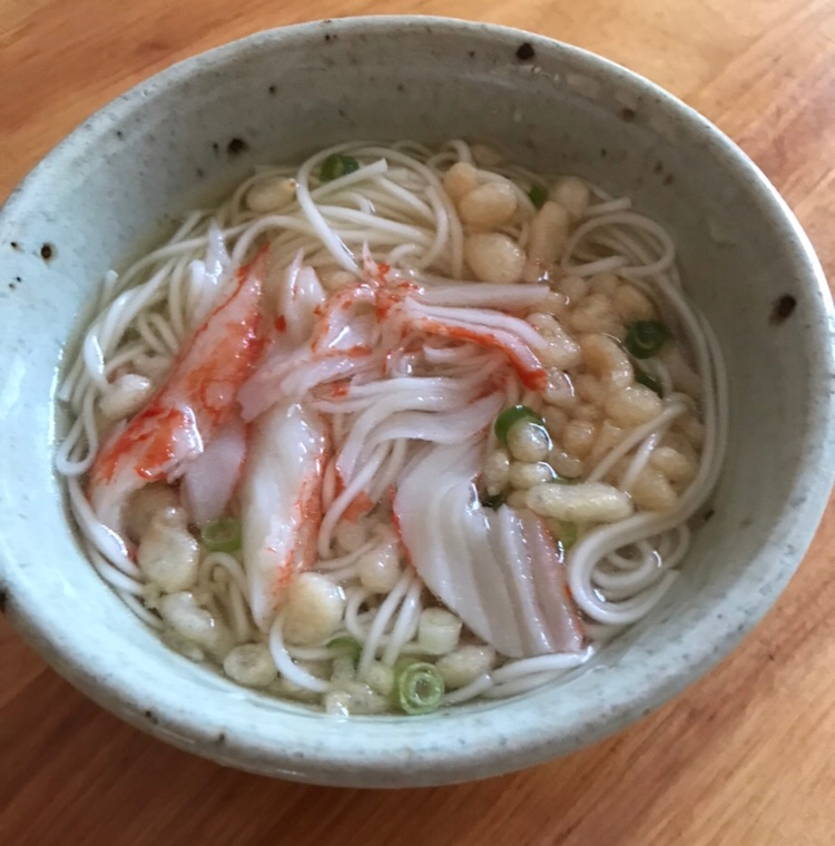 カニカマと天かすのにゅうめん