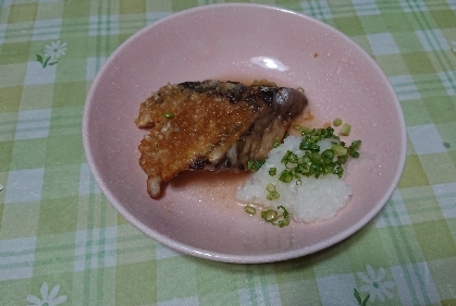 大根おろしをたっぷり食べたかったので、焼き大根は作りませんでしたが、あっさりとしていて、とてもおいしかったです。こんどはシソの葉をいれてみようかな。