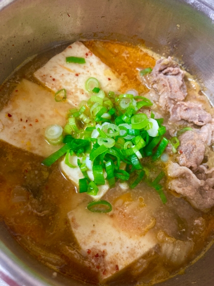 煮るだけ10分♡ゴマが効いてる♡豚キムチ肉豆腐