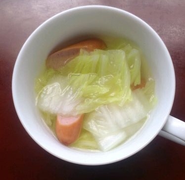 白菜とウインナーのコンソメスープ☆