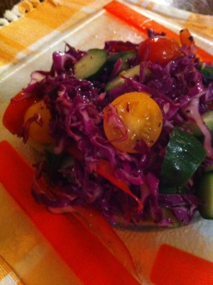 紫キャベツの彩りサラダ