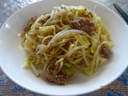 ひき肉と野菜たつぷり塩焼きそば