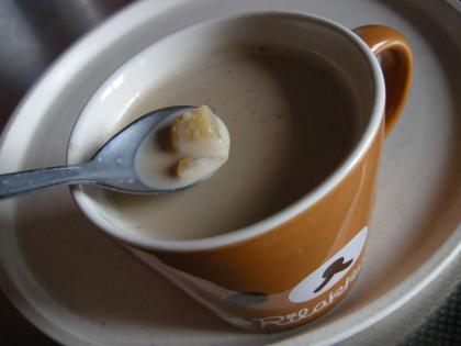 コーヒーとりんごジャム・・・
甘いものを食べながらコーヒーを飲むのを同時に味わった感じ(笑)
本当にフルーティーで予想外の味でした♪