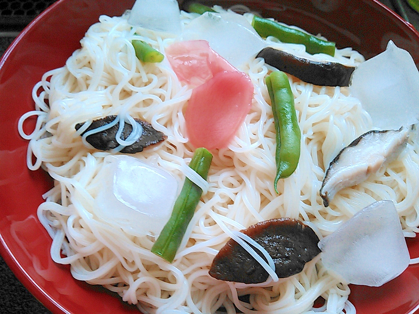 椎茸さやいんげん甘酢生姜の冷やし素麺