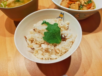 お食い初めの残った鯛で初めての鯛めし♪とーっても美味しくて旦那大絶賛でした☆