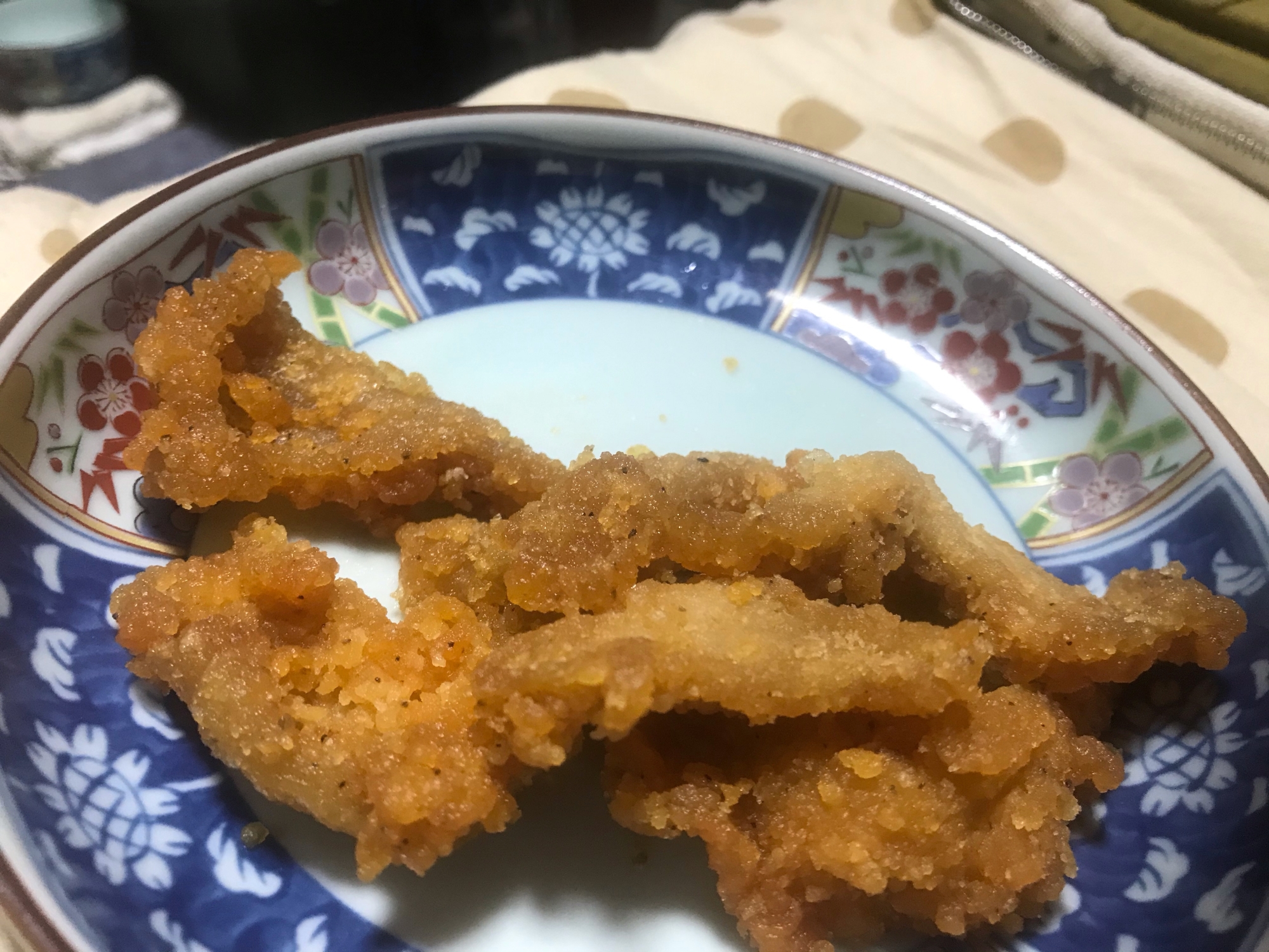 若鶏皮揚げ