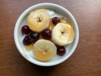 こんにちは♪夏に家で採れたブルーベリー(冷凍物)を使いおやつにいただきました。美味しかったです！腸に良い物積極的に摂りたいです☆