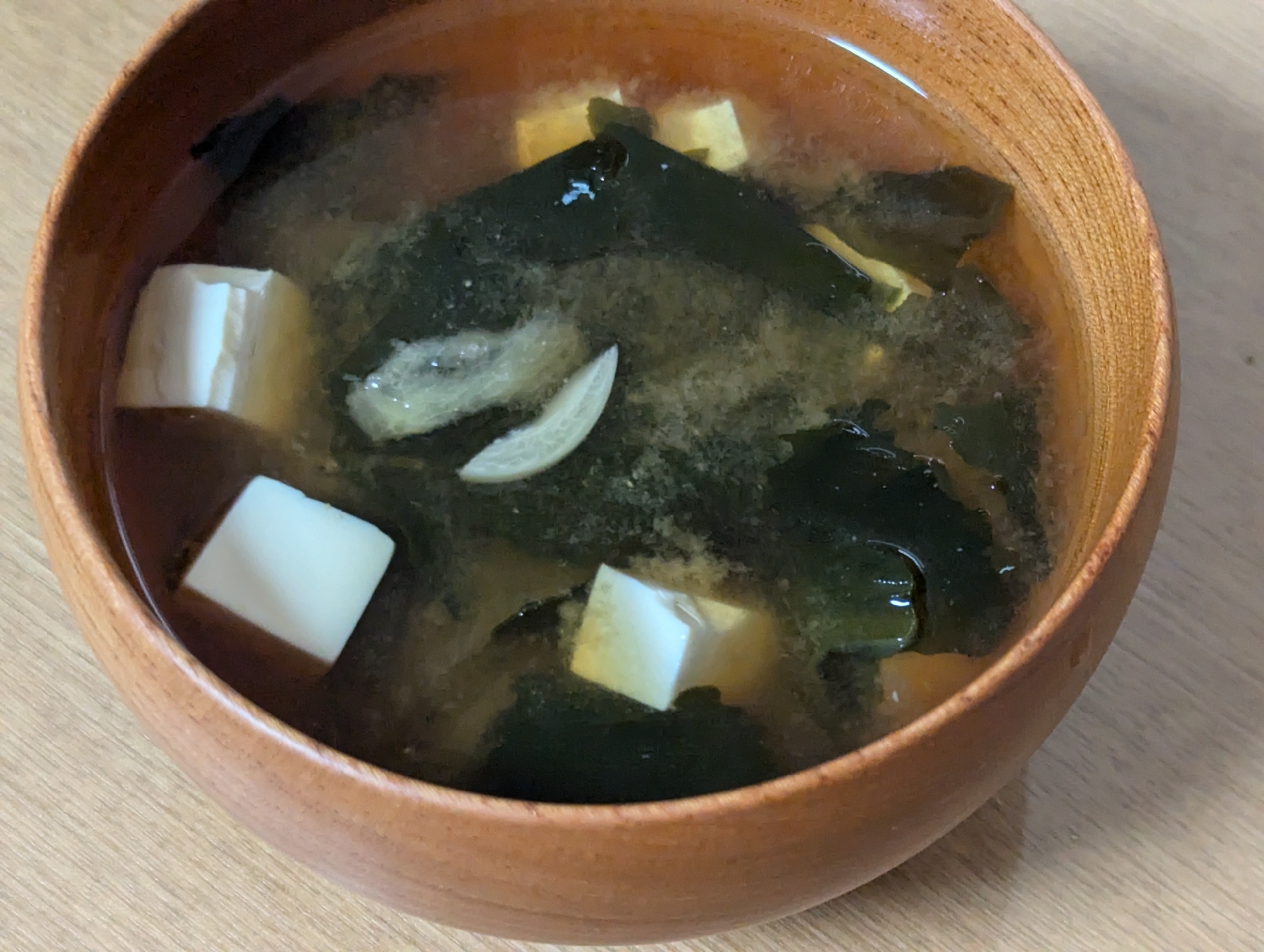 にんにくと豆腐わかめのお味噌汁