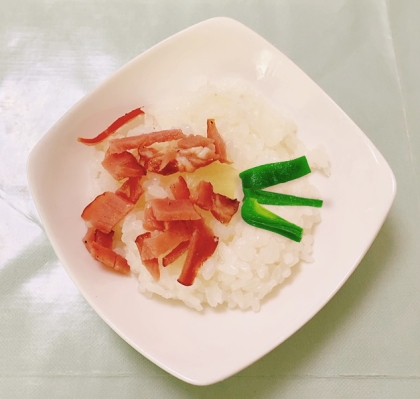 グルメイドステーキとピーマン炒め丼