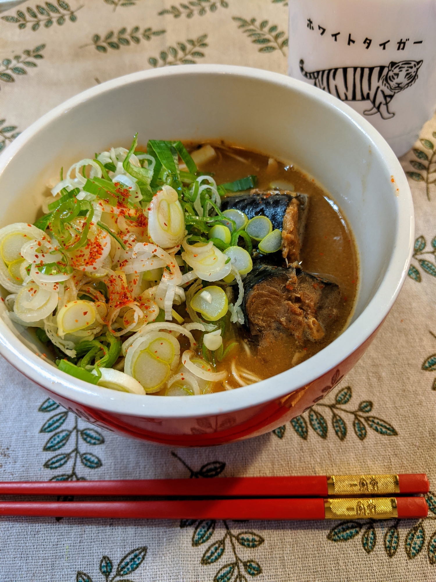 簡単ランチ★ピリ辛鯖缶にゅうめん