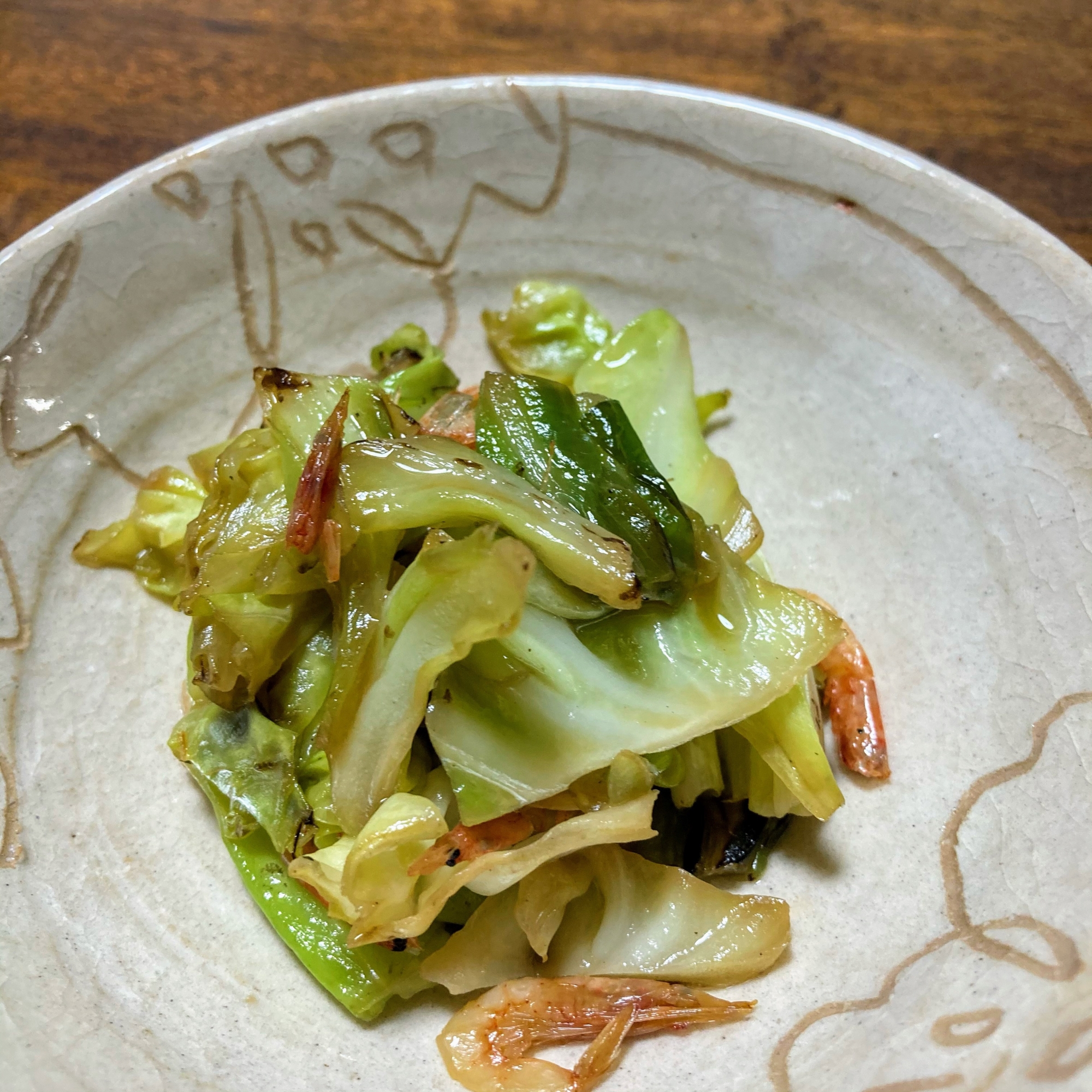 キャベツと桜エビの醤油炒め