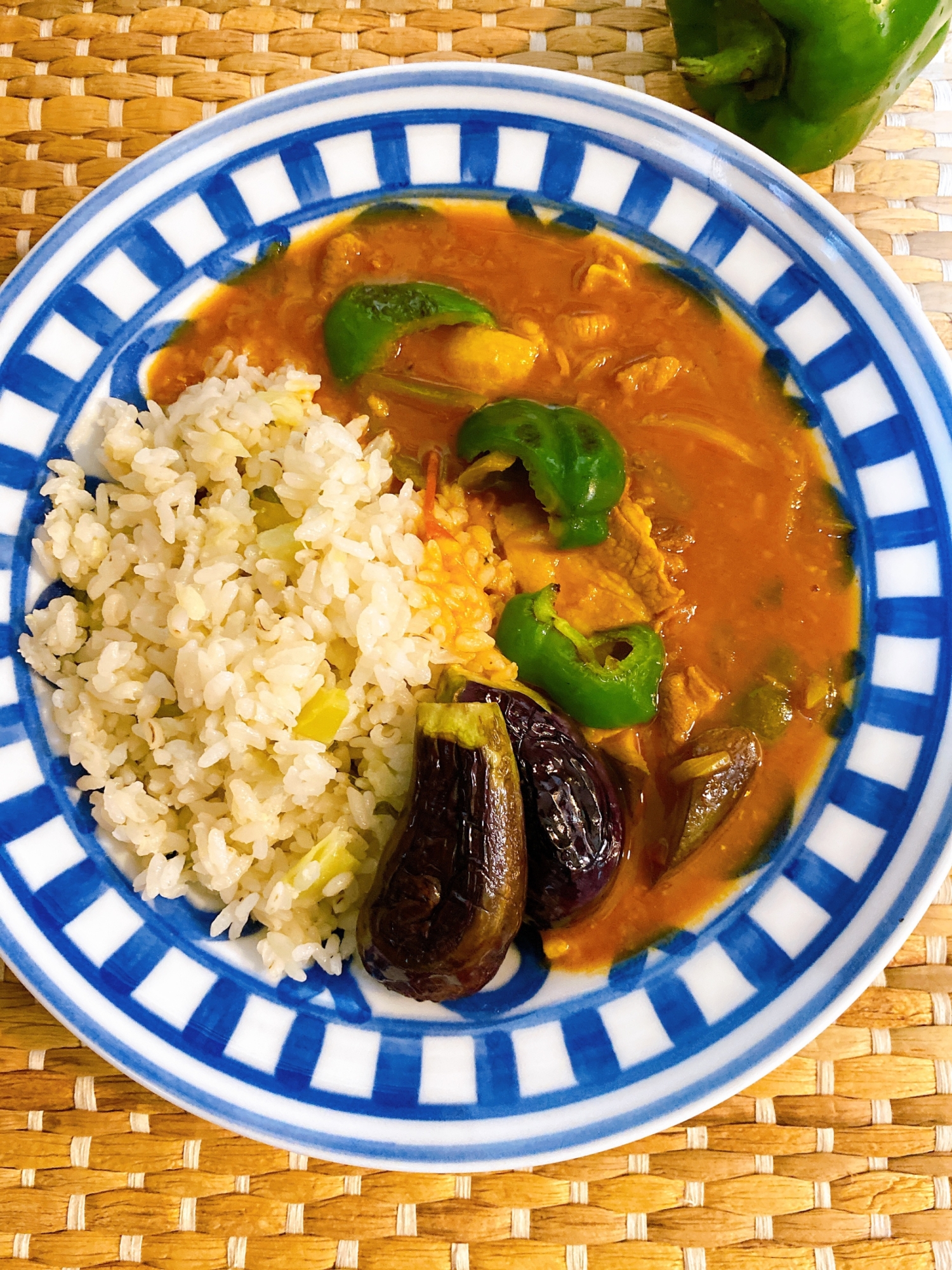 ピーマンとなす沢山カレー