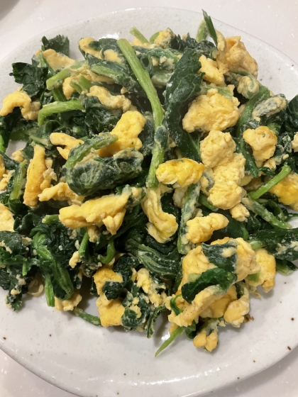 簡単でうまい！ほうれん草と卵のバターソテー