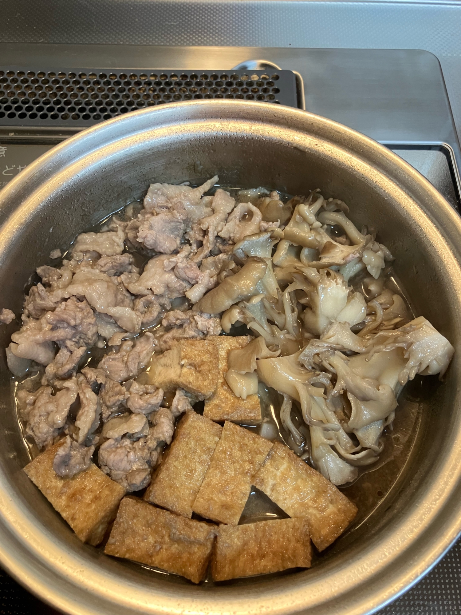 豚肉と厚揚げと舞茸の旨煮^_^