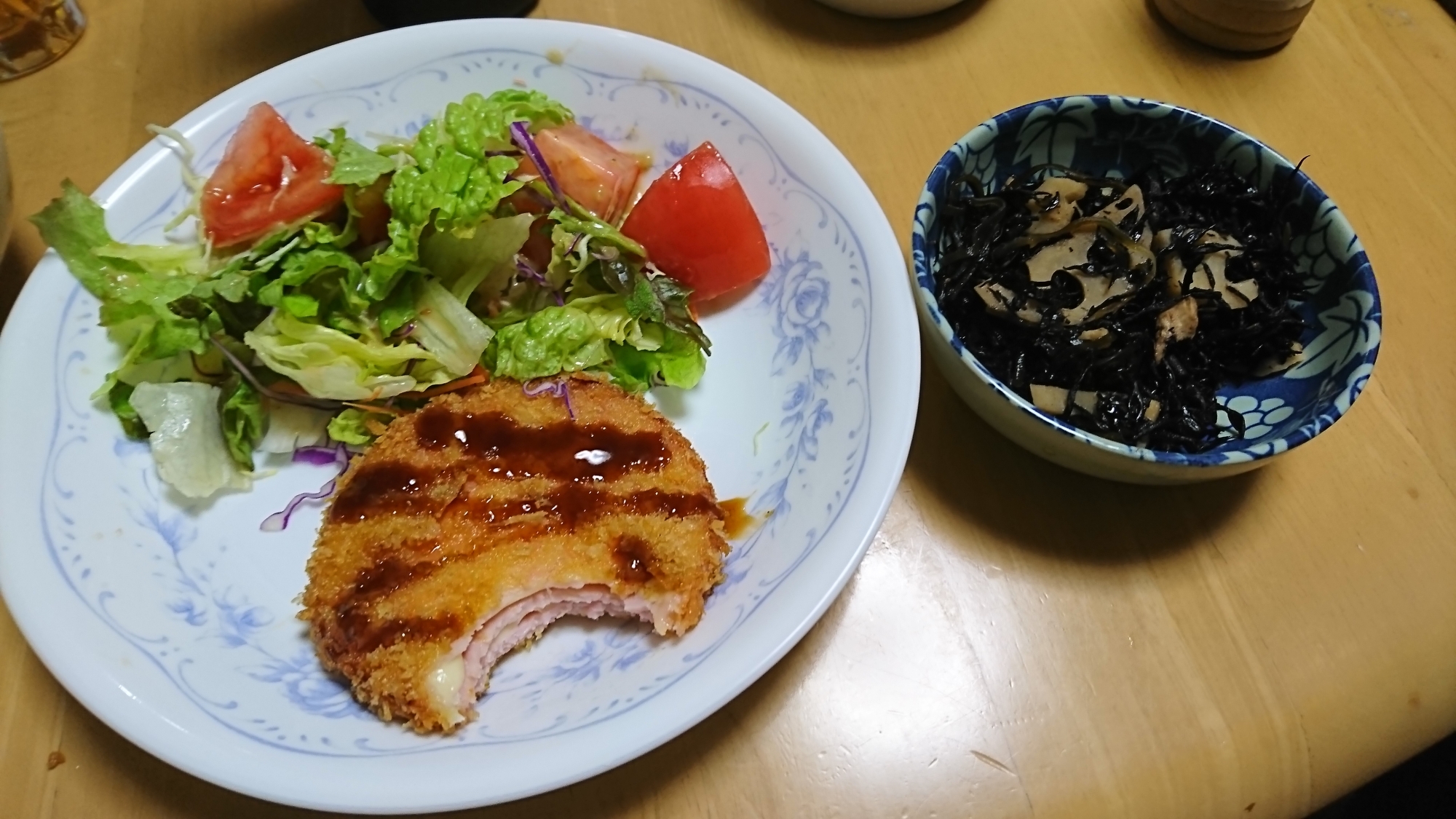 チーズとろ〜りハムカツ&れんこんとひじきの煮物