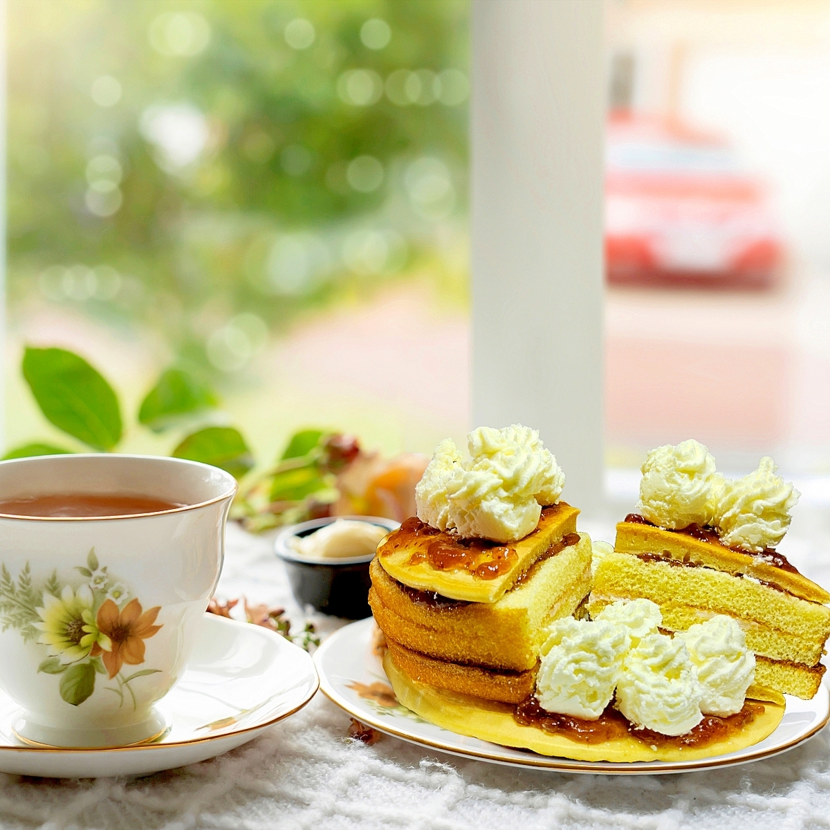 ヤマザキ苺スペシャルサンド牛乳フォンデュパンケーキ