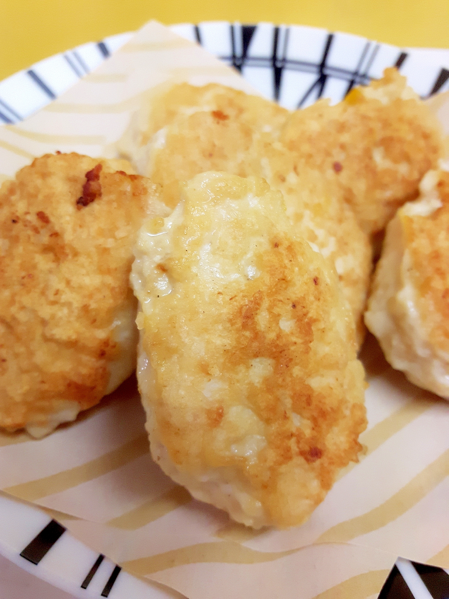 子供が喜ぶ(^^)鶏胸肉のサクふわチキンナゲット♪