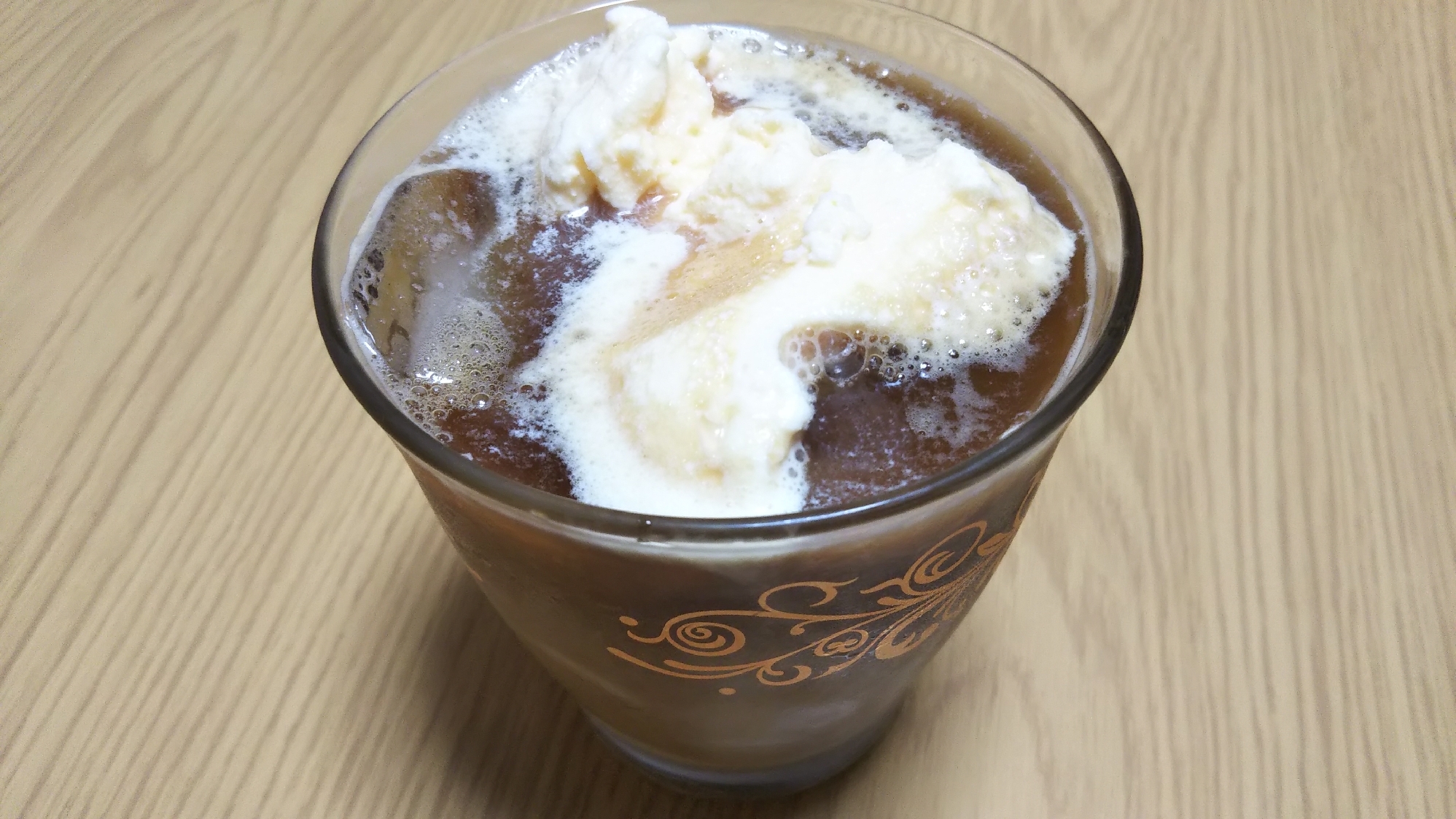 バニラアイスのせカフェインレスアイスコーヒー☆