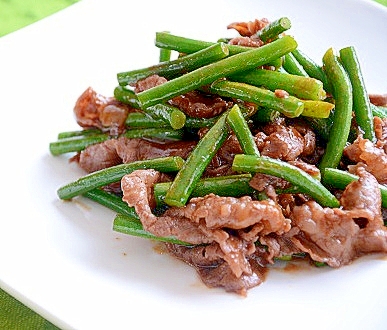 にんにくの芽と牛肉のピリ辛炒め