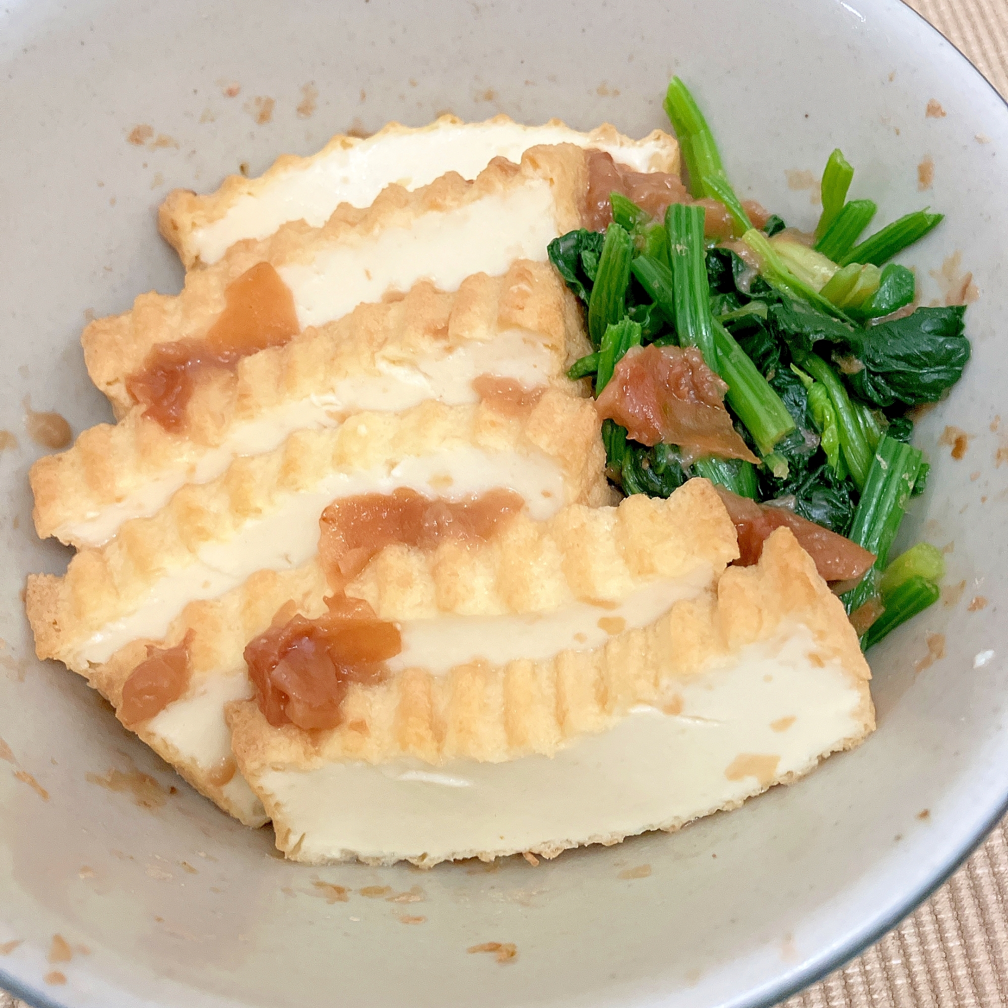 さっと作れる♪絹揚げとほうれん草の梅おひたし