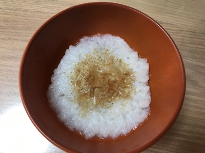 【離乳食後期】5倍粥の鰹節とすりごまのせ