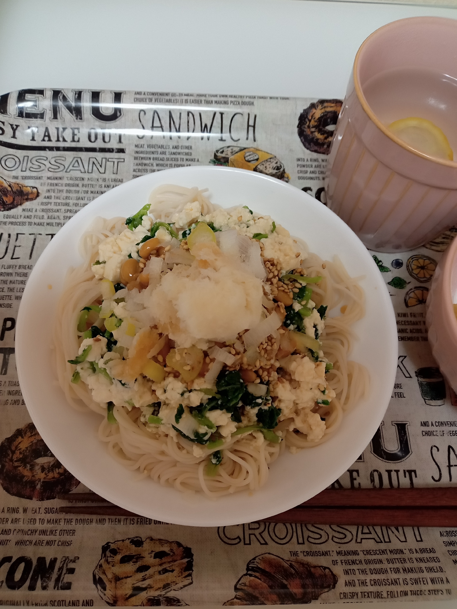 納豆と大根葉の豆腐そうめん