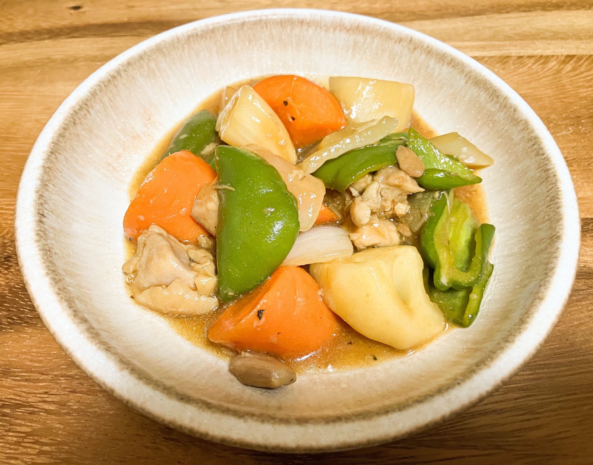 甘酸っぱくて美味しい！黒酢炒め