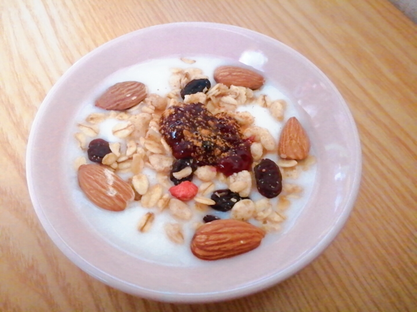 フルグラアーモンドブルーベリージャムのヨーグルト