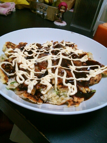 ひっくり返すとき失敗しましたが めちゃめちゃ美味しかったです。
給料前のお助けメニューです