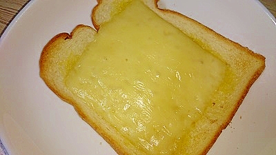 スライスチーズで簡単‼ガーリックチーズトースト