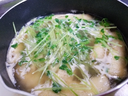 じゃが芋・油揚げ・豆苗の味噌汁